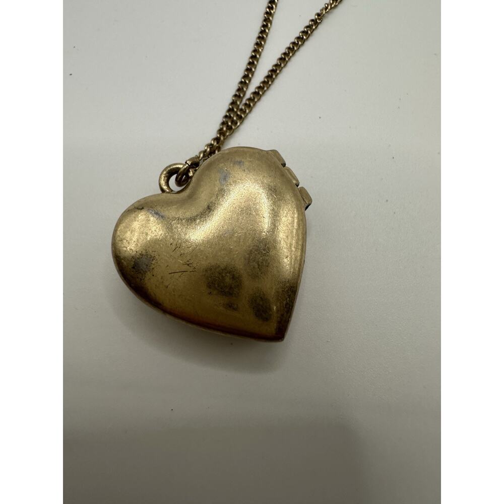 Gold Tone Chain Necklace With Faux Rose Quartz Heart Locket Signed D 16” - Picture 5 of 6